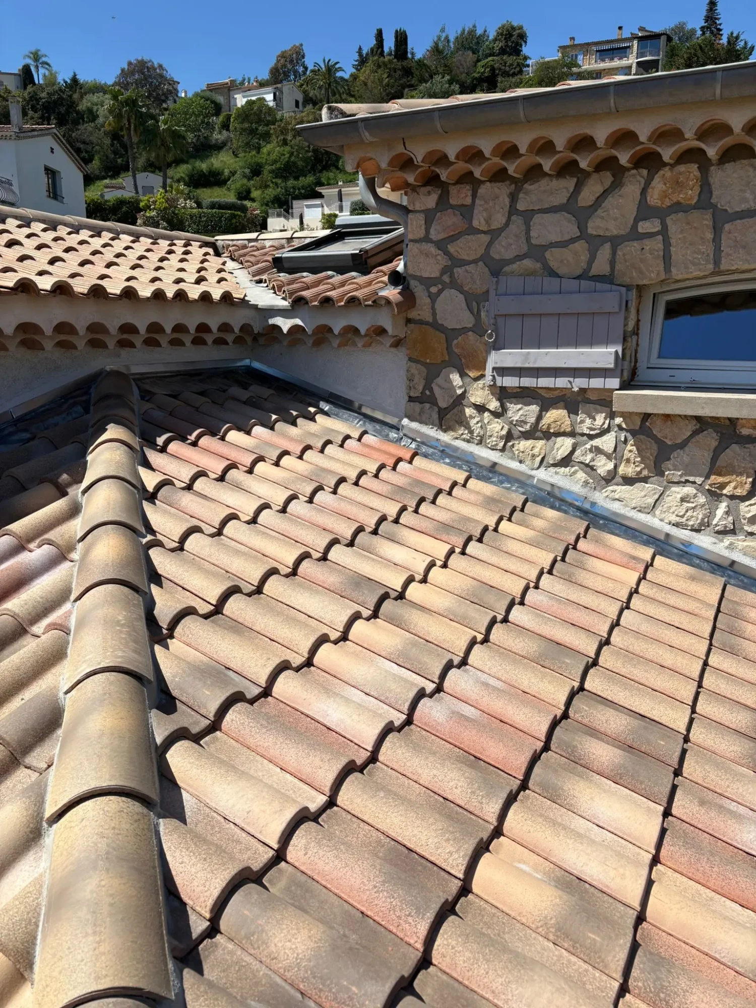 artisan couvreur Brignoles expertise toiture rénovation