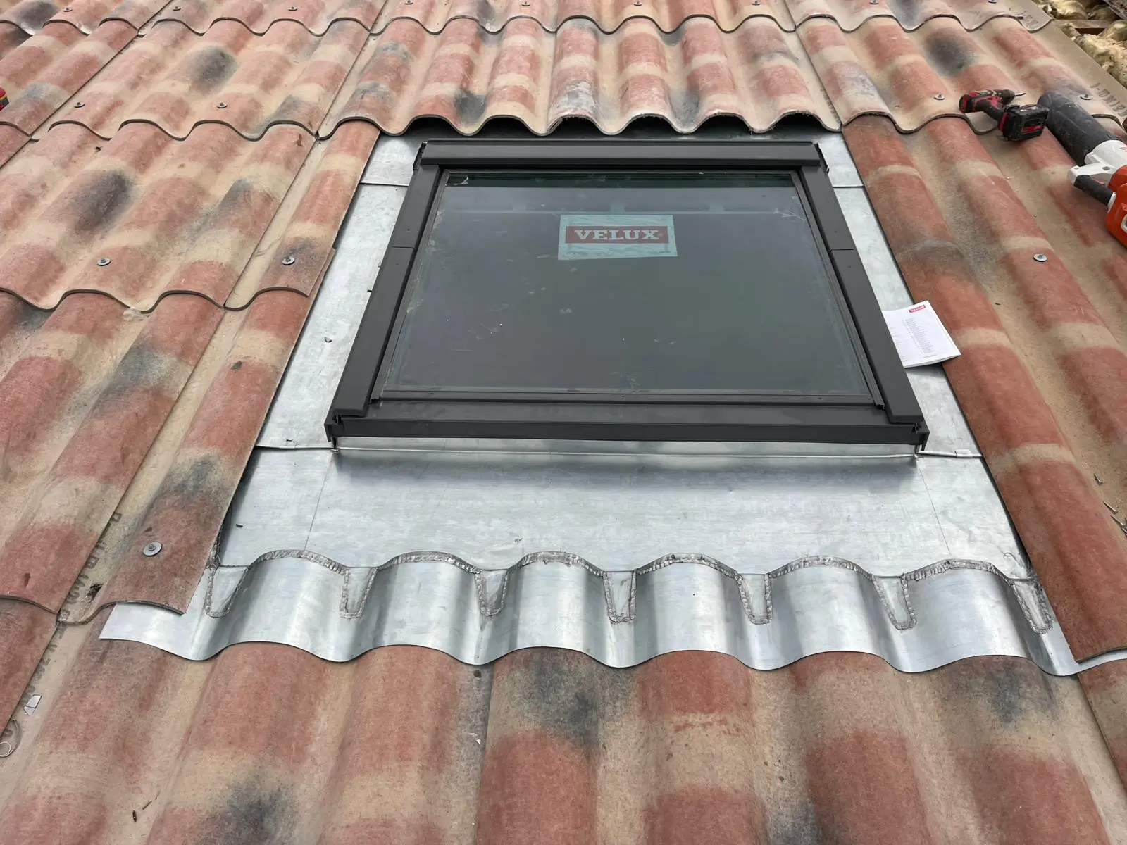 rénovation toiture Brignoles pose velux fenêtre toit